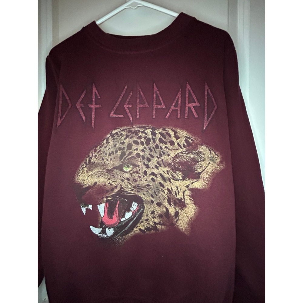 Def Leppard Rock Band Maroon Big Graphic Leppard Animal Crewneck Sweatshirt Sz L